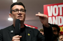 Starmerjev izzivalec Andy Burnham zmagal na ključnih nadomestnih volitvah
