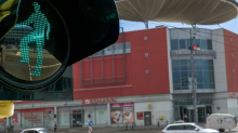 Besondere Ampel: Breakdance-Ampel in Dessau erinnert an Hip-Hop zu DDR-Zeiten