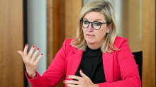 Verteidigungsindustrie: Viel Platz, viel Potenzial? Ministerin lockt Rüstungsbranche