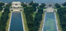 Donald Trump und sein Reflecting Pool: Von Königsblau zu Algengrün