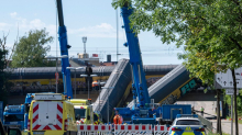 Notfälle: Bergung abgestürzter Waggons mit Schwerlastkränen