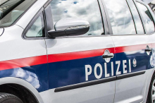 Dieb baute auf der Flucht vor Polizei mit Pkw Unfall und wurde verletzt
