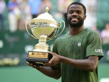 Frances Tiafoe s servisi nadigral Fritza