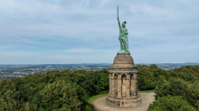 Identitäre Bewegung: Rechtsextreme besetzen Hermannsdenkmal