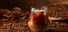 Der Sommerdrink 2026 soll Kaffeekonzentrat sein. Ist das so eklig, wie es klingt?