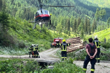 Feuerwehren im Einsatz : Blitzeinschläge lösten Brände in Kärnten aus 