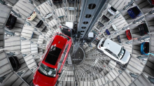 Ibrido, dazi e impianti: l’auto europea si gioca il futuro