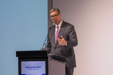 VUČIĆ OSUDIO NAPAD NA AUTOMOBIL SINA DINKA GRUHONJIĆA 