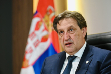''KAMPANJA DEHUMANIZACIJE VUČIĆA UŠLA U TERMINALNU FAZU'' Gašić o lažima N1 da je fotografija Aleksandra Vučića u majici Belivukove navijačke grupe tema suđenja