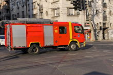 PLANULA KUĆA NA MIRIJEVSKOM VENCU Vatrogasci dali sve od sebe u borbi sa stihijom, ne zna se da li ima povređenih