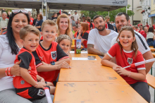 Österreich-Argentinien: Der ganze Hohe Platz war beim Public Viewing Rot-Weiß-Rot