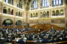 Madžarski poslanci sprejeli protikorupcijske ukrepe in reformo javnih medijev
