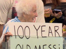 Posebna Messijeva oboževalka navdušila splet #video