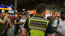 Nach Störung: Frankfurter Hauptbahnhof: Lange Schlangen am Info-Schalter