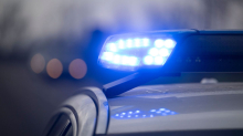 Unfall auf der Autobahn: Reifen eines Sportwagens platzt auf A67 - Fahrer verletzt