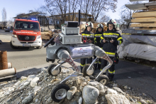 Dieser Grazer Spürroboter soll Feuerwehreinsätze sicherer machen