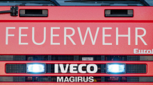 Brand: Drei Fahrzeuge von Flammen zerstört