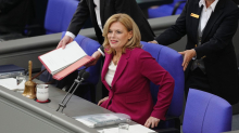 Bundestag: Promi-Besuch im Parlament: Pilawa schaut bei Klöckner vorbei