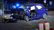 Tödlicher Unfall: Auto prallt gegen Mauer – Zwei Tote in Wuppertal