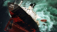 Vor Frankreichs Küste: Nach Havarie der „Erika“ 1999 - Marine stopft Risse am Wrack