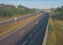 Dolenjska avtocesta zaradi policijske intervencije zaprta že več ur