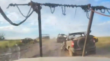 Ukraine: Russischer Soldat filmt „Todesstraße“ nach Kämpfen im besetzten Donezk