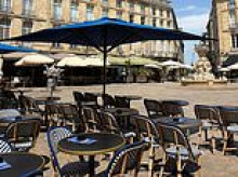 Holidaying in furnace France: Tourists in 'eerily deserted' Bordeaux describe misery of 42C heatwave, saying shoes 'melt' on the pavements and even 10 minutes in the sun is 'unbearable'