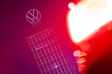 Auch Werke in Gefahr?: Bei Volkswagen könnten sogar bis zu 100.000 Stellen wegfallen 