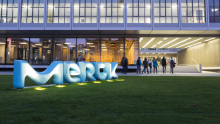 Merck za 11,3 milijarde dolarjev prevzema ameriški Bio-Techne