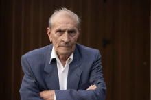 Umrl je pesnik Aleksander Peršolja, soustanovitelj festivala Vilenica