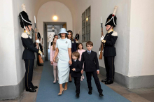 Sommergruß aus Schweden: Carl Philip und Sofia begeistern mit Familienfoto