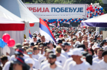 Vučićevi podporniki preplavili ulice Beograda: 