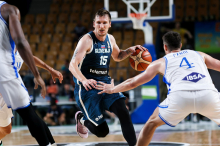 Slovenski košarkarji po tesni končnici klonili pred Italijo