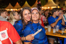 Public Viewing: Großer Jubel über Aufstieg Kroatiens am Neuen Platz