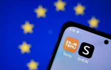 Tudi za manjše nakupe v spletnih trgovinah, ki delujejo zunaj EU-ja, je obvezna carina tri evre