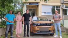 UNAPREĐENJE USLOVA ZA PRUŽANJE USLUGA GRAĐANIMA: Novo vozilo za Centar za socijalni rad u Trsteniku (FOTO)