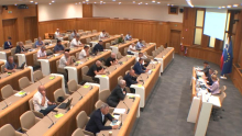 V novi zahtevi opozicije za izredno sejo tudi zakonska predloga državnega sveta in Resni.ce