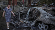 FOTO Dronovi i rakete uzdrmali Kijev: Preživjele traže ispod ruševina, najmanje 10 mrtvih...
