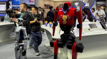 Un robot per collega: dagli scioperi agli orari, quanti fronti si aprono con gli umanoidi in azienda
