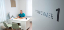 Krankschreibung: Kassenärztechef spricht von »Irrsinnn, Abertausende Menschen zusätzlich in die Praxen zu jagen«