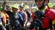 ČUDO U VENEZUELI Ovo je trenutak kad su 8 dana nakon potresa izvukli živog muškarca