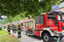 Starke Rauchentwicklung im Stiegenhaus löste Wohnhausbrand-Alarm aus