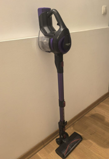 Test Yaber L10 – tudi če imaš robotski sesalnik, potrebuješ še pokončnega