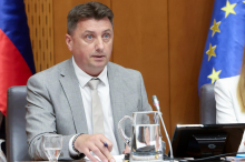 Potnik zavrnil zahtevo za sejo o Mijiču: Individualna ravnanja poslanca ne sodijo v delovno področje