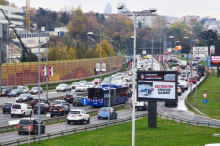 Pojačan saobraćaj pred vikend: Putevi Srbije apeluju na oprez i preporučuju elektronsku naplatu putarine
