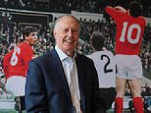 England hat-trick hero Geoff Hurst joins bid to recover Bobby Moore's 1966 World Cup final shirt