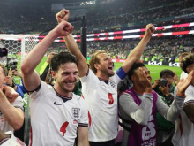 Angleži po veliki drami utišali Mehičane, Haaland šokiral Brazilijo