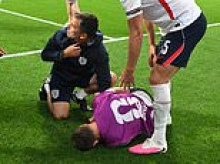 Jordan Henderson suffers 'really bad' freak injury in bizarre fall during England's celebrations against Mexico at the World Cup