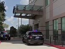 Mother, 40, killed son, 9, daughter, 6, then herself in murder-suicide inside Houston hotel room, police say