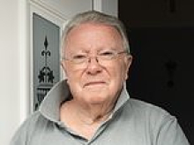 'I'd rather just sit here until I die': The homeowners refusing to move in fight against Heathrow expansion as third runway plans spell death sentence for their villages
